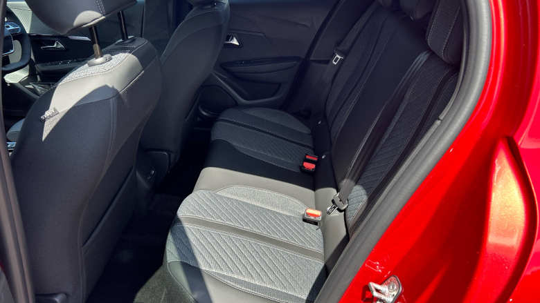 Peugeot 208 1.2 Hybrid 100 Allure 5dr e-DSC6 Petrol Hatchback